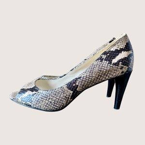 Via Spiga peep toe snakeskin heels sz 7.5